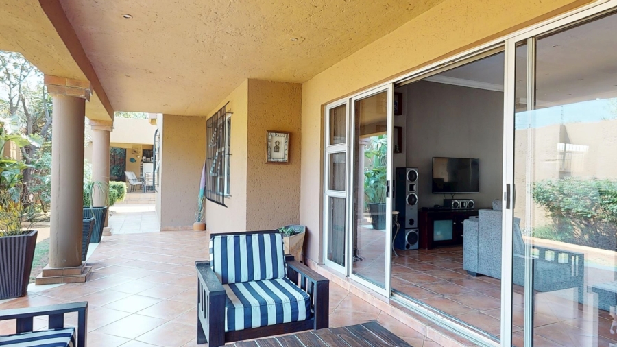 5 Bedroom Property for Sale in Dawnview Gauteng