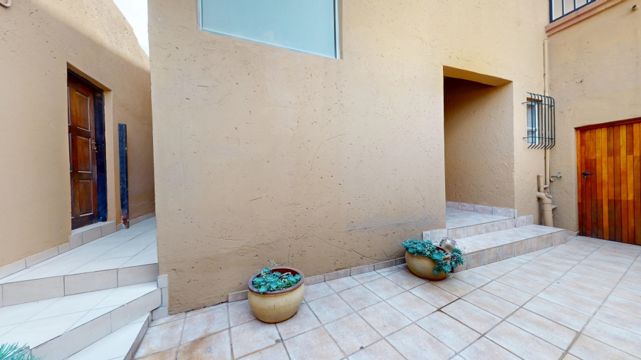 5 Bedroom Property for Sale in Dawnview Gauteng