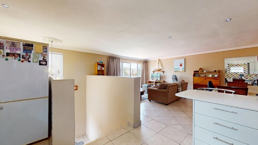 5 Bedroom Property for Sale in Dawnview Gauteng