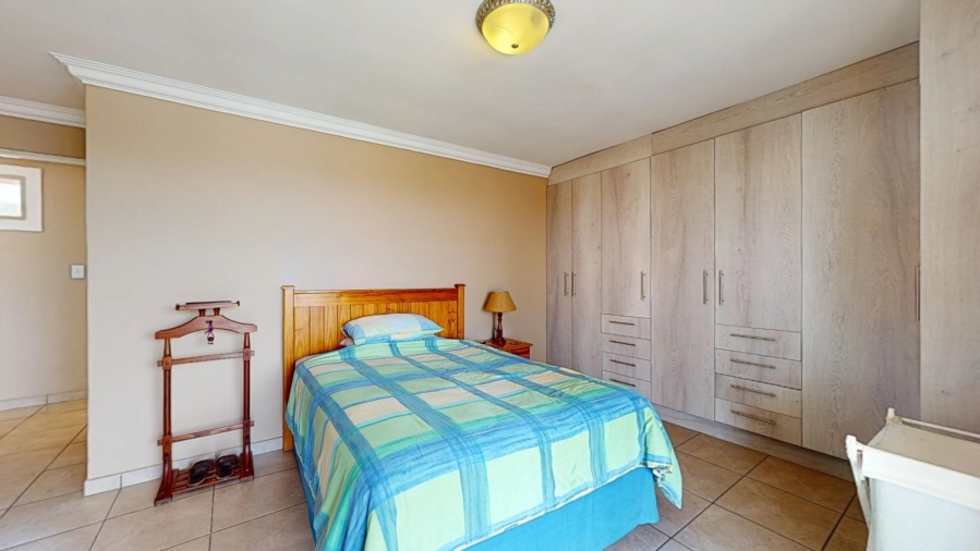5 Bedroom Property for Sale in Dawnview Gauteng