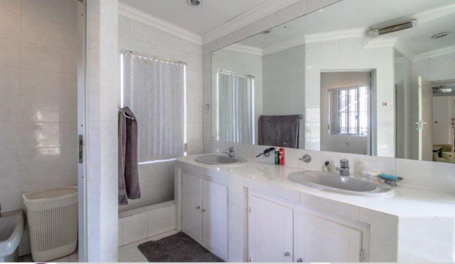 6 Bedroom Property for Sale in Dowerglen Ext 3 Gauteng