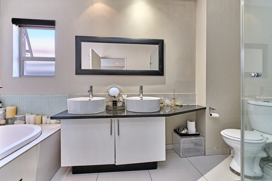 2 Bedroom Property for Sale in Strathavon Gauteng