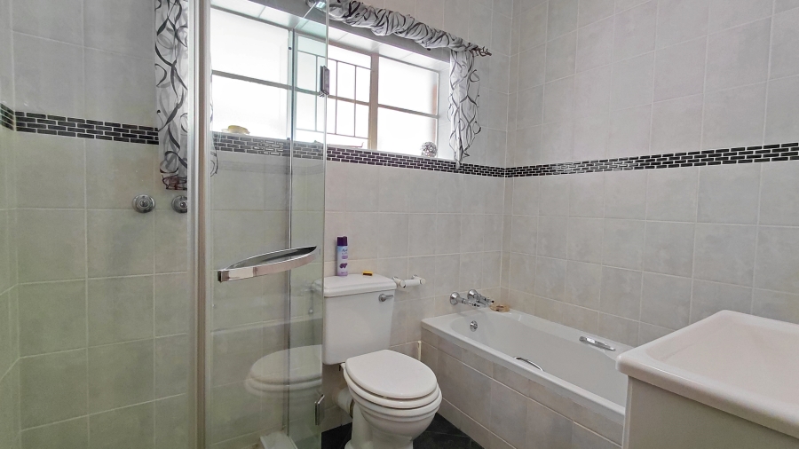 3 Bedroom Property for Sale in Comet Gauteng