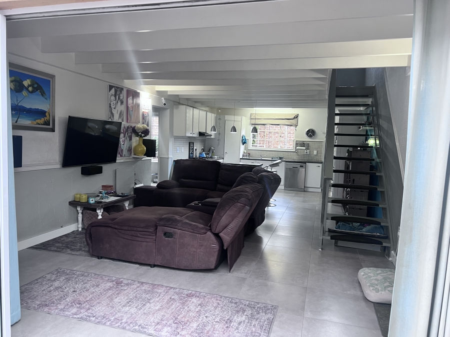 5 Bedroom Property for Sale in Pomona Gauteng