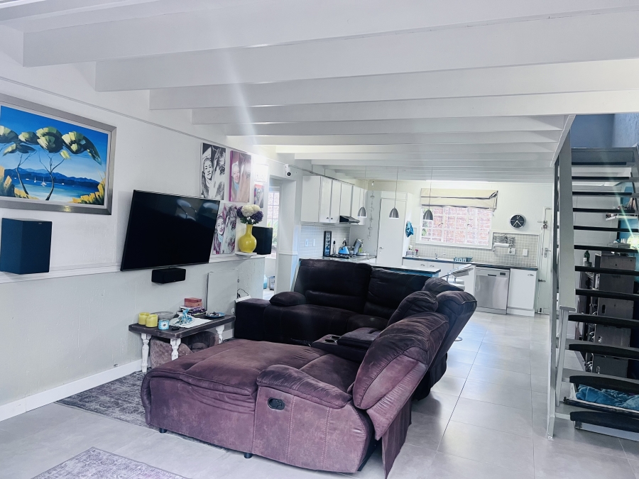 5 Bedroom Property for Sale in Pomona Gauteng