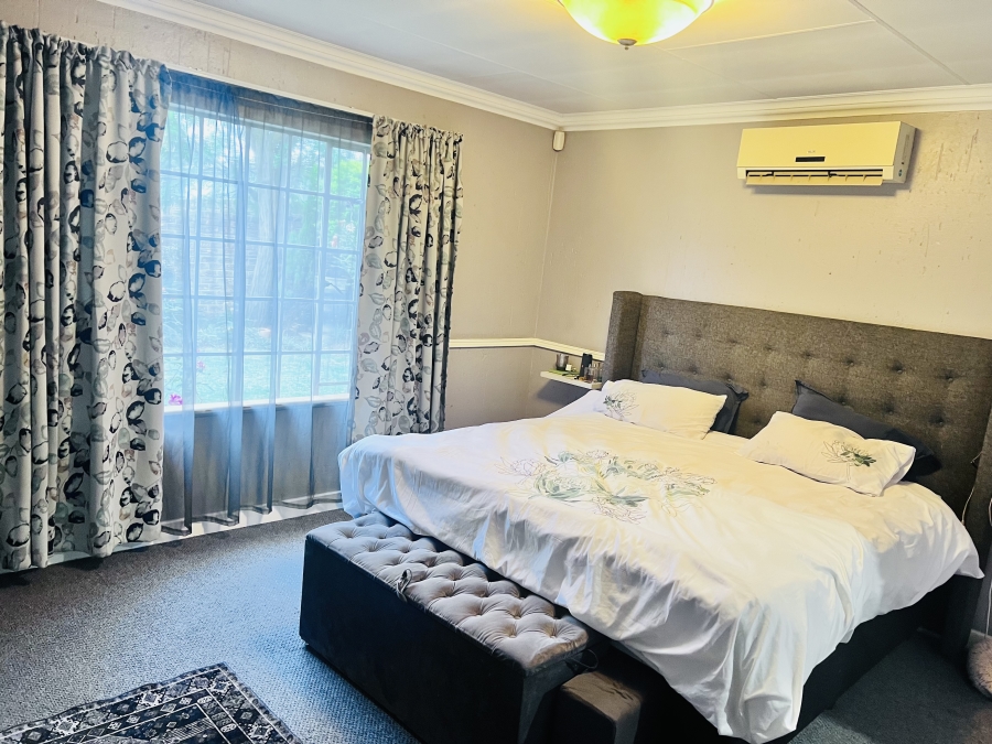 5 Bedroom Property for Sale in Pomona Gauteng