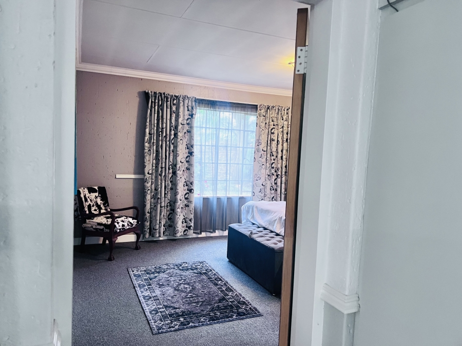5 Bedroom Property for Sale in Pomona Gauteng
