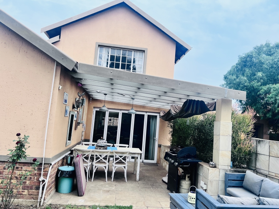 5 Bedroom Property for Sale in Pomona Gauteng