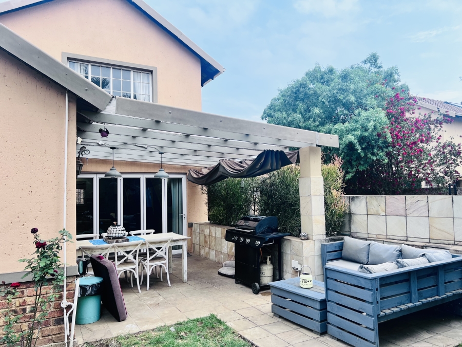 5 Bedroom Property for Sale in Pomona Gauteng