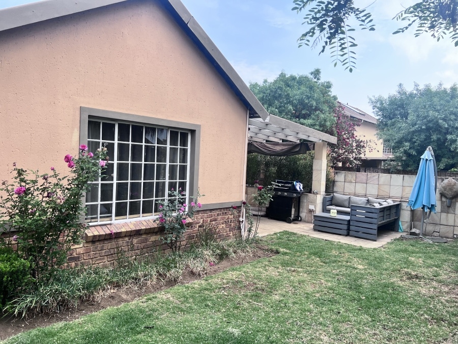 5 Bedroom Property for Sale in Pomona Gauteng