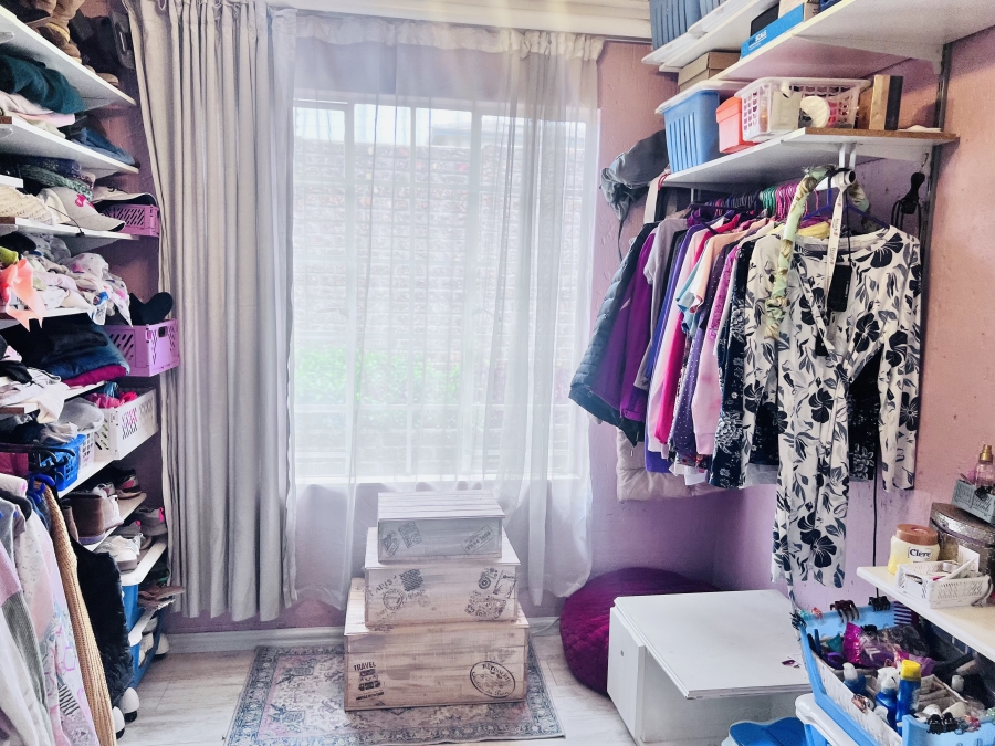 5 Bedroom Property for Sale in Pomona Gauteng