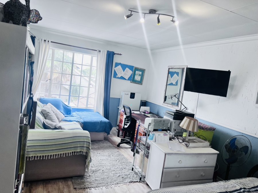 5 Bedroom Property for Sale in Pomona Gauteng