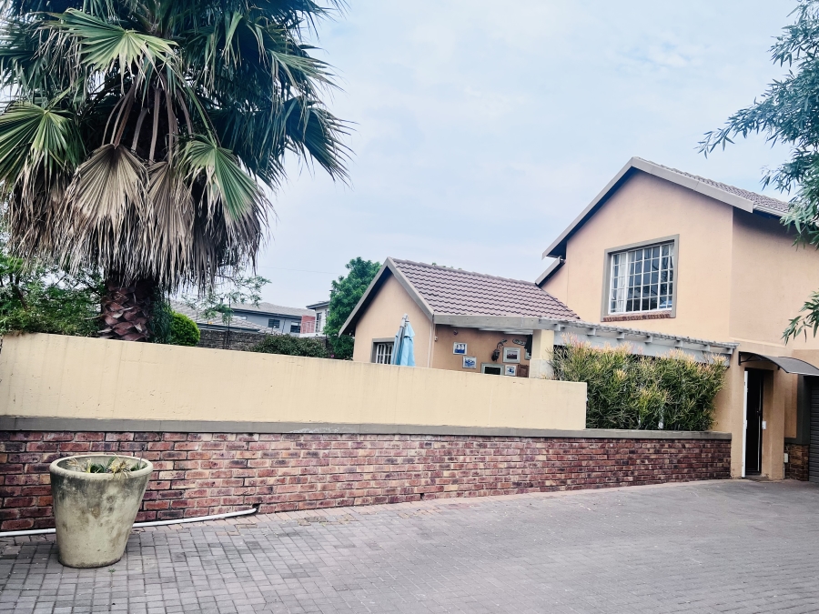 5 Bedroom Property for Sale in Pomona Gauteng