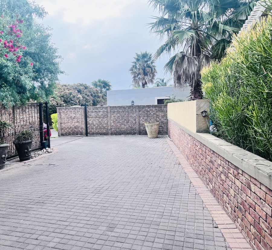 5 Bedroom Property for Sale in Pomona Gauteng