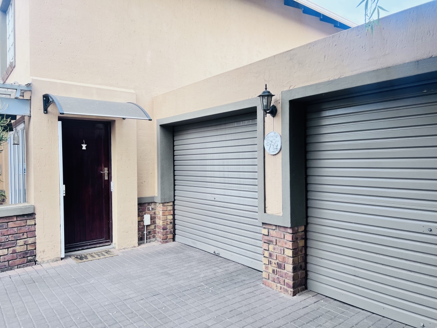 5 Bedroom Property for Sale in Pomona Gauteng