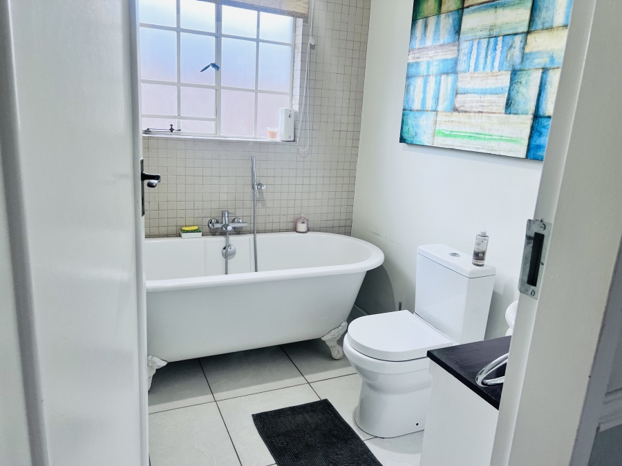 5 Bedroom Property for Sale in Pomona Gauteng