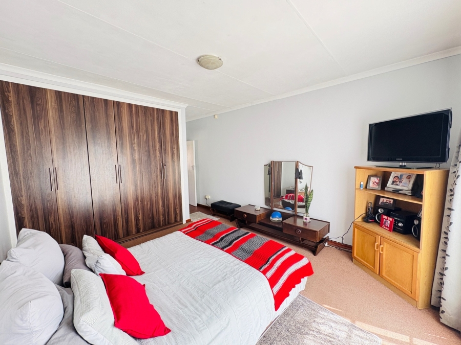 3 Bedroom Property for Sale in Freeway Park Gauteng