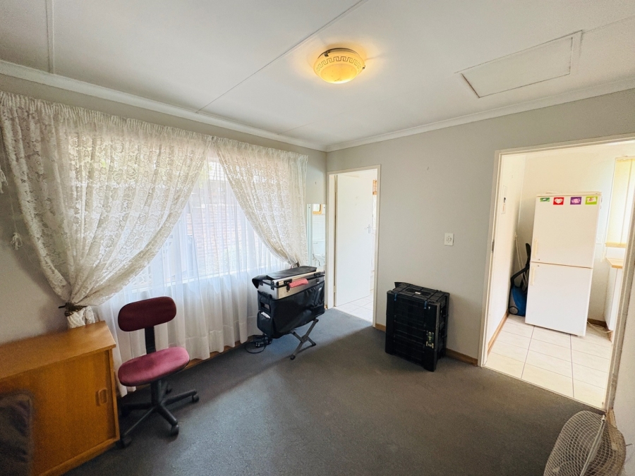 3 Bedroom Property for Sale in Freeway Park Gauteng