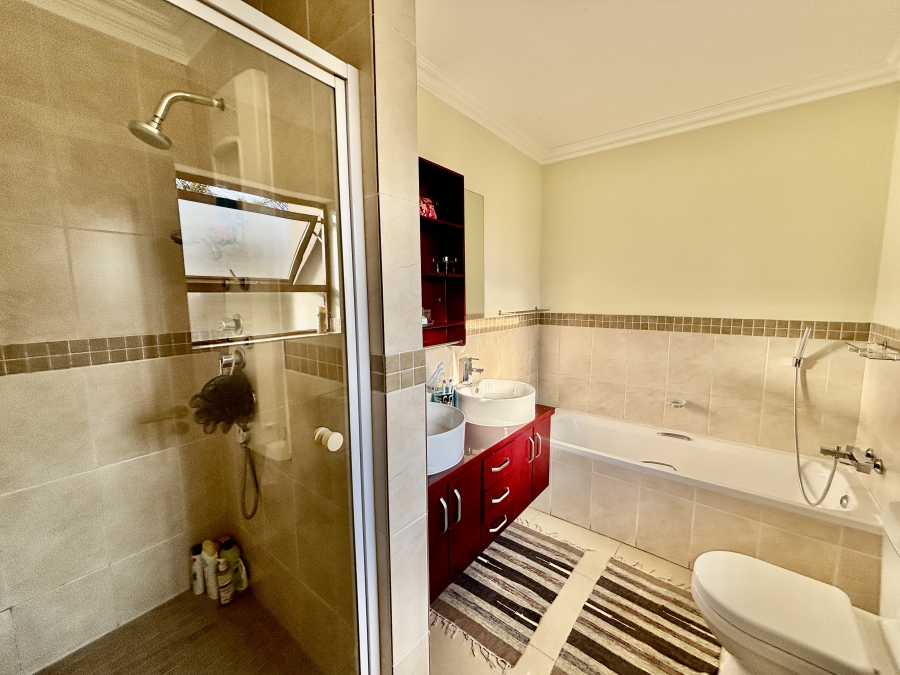 3 Bedroom Property for Sale in Barbeque Downs Gauteng