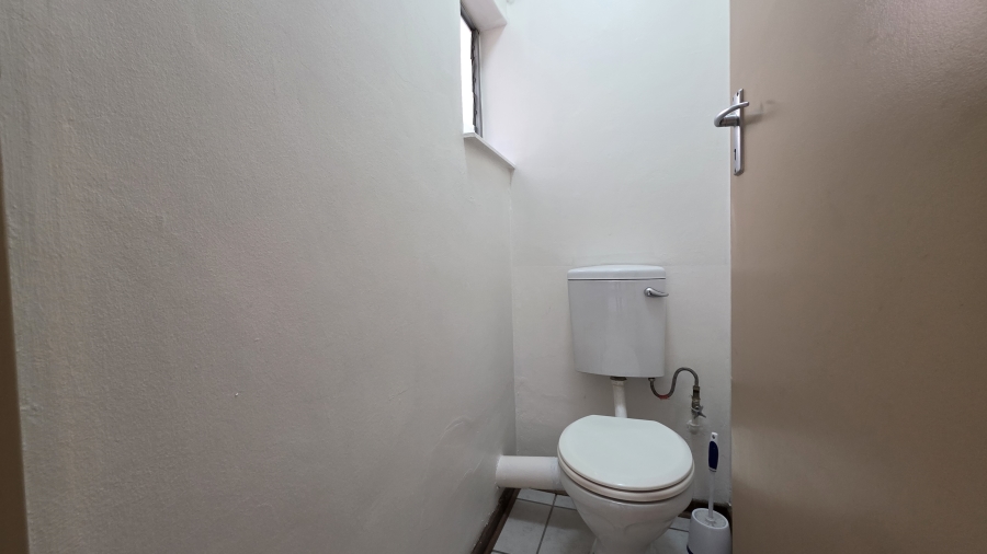 2 Bedroom Property for Sale in Waterkloof Glen Gauteng