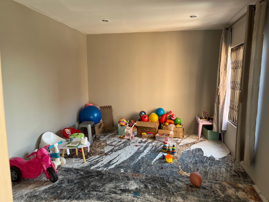 3 Bedroom Property for Sale in Buurendal Gauteng
