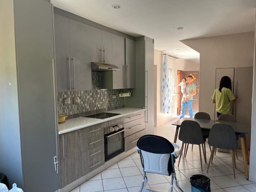 3 Bedroom Property for Sale in Buurendal Gauteng