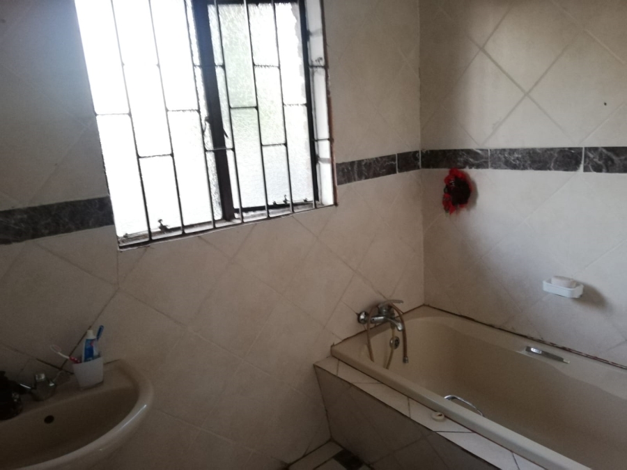 4 Bedroom Property for Sale in Bedworth Park Gauteng
