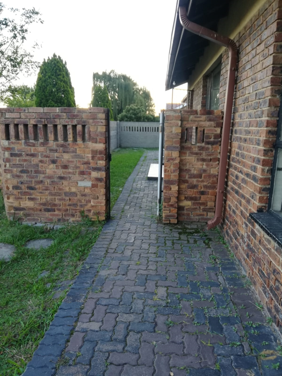 4 Bedroom Property for Sale in Bedworth Park Gauteng