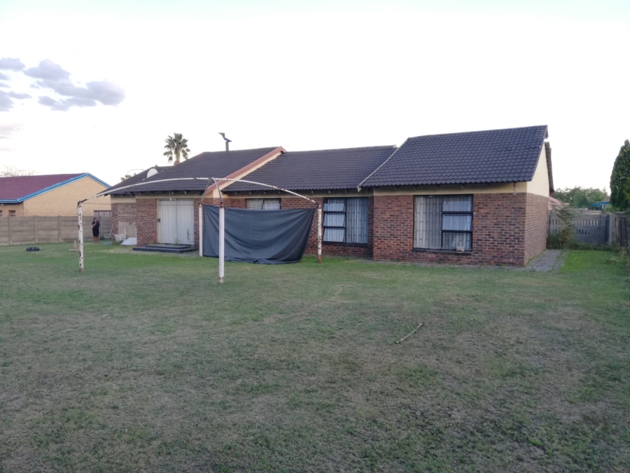 4 Bedroom Property for Sale in Bedworth Park Gauteng
