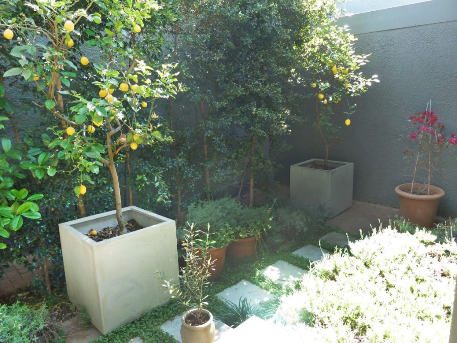 2 Bedroom Property for Sale in Inanda Gauteng
