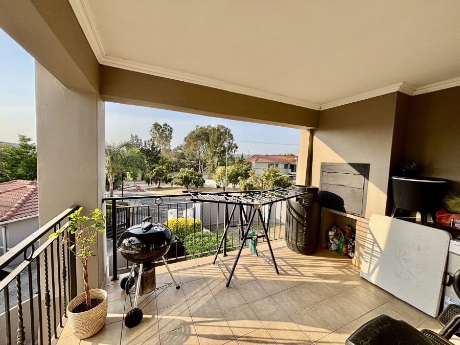 To Let 3 Bedroom Property for Rent in Barbeque Downs Gauteng