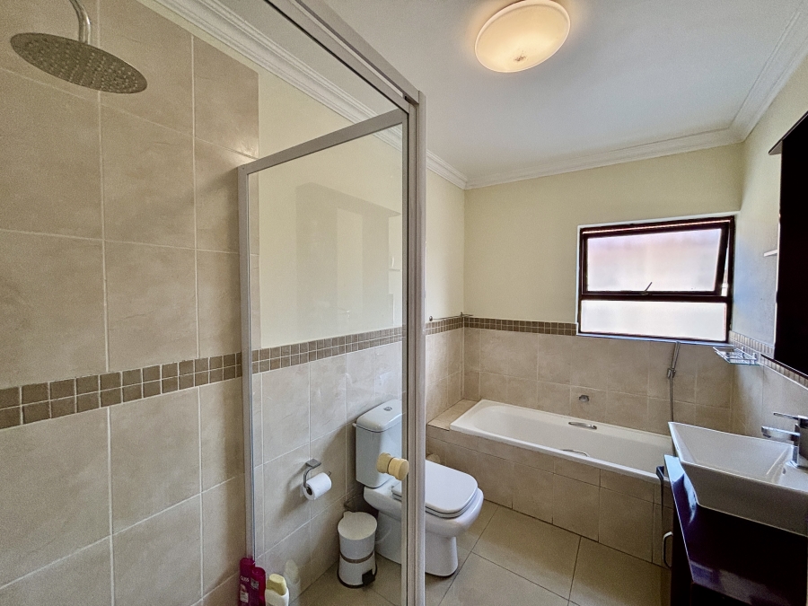 To Let 3 Bedroom Property for Rent in Barbeque Downs Gauteng