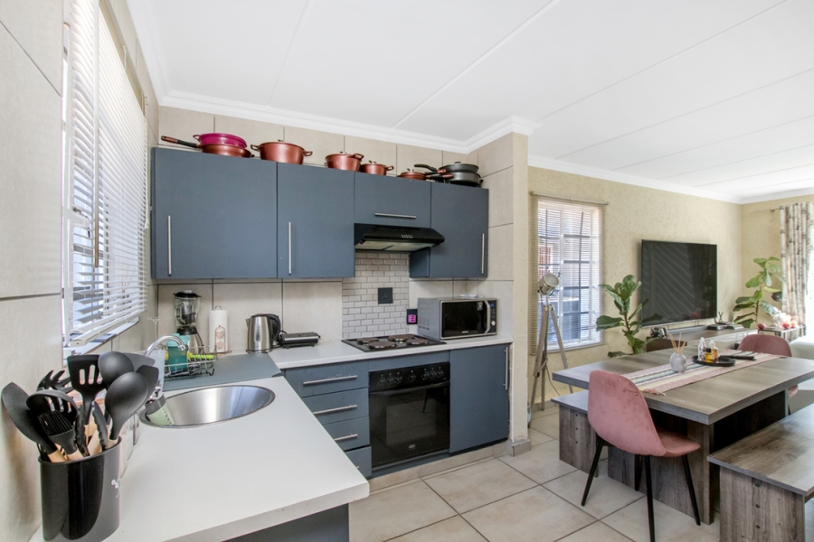 To Let 3 Bedroom Property for Rent in Groblerpark Gauteng
