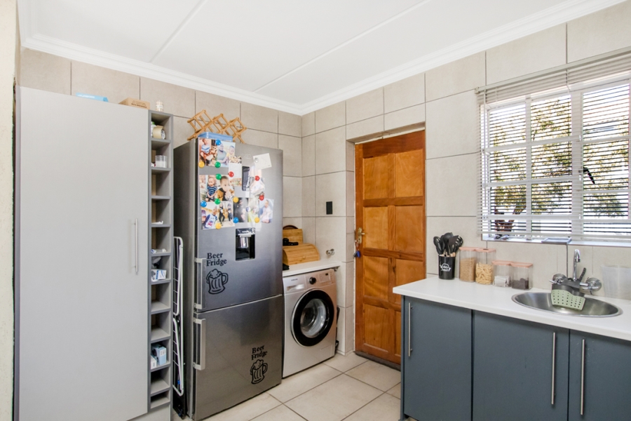 To Let 3 Bedroom Property for Rent in Groblerpark Gauteng