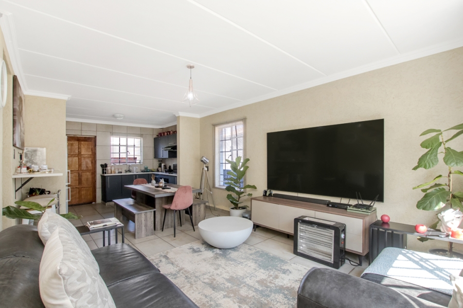 To Let 3 Bedroom Property for Rent in Groblerpark Gauteng