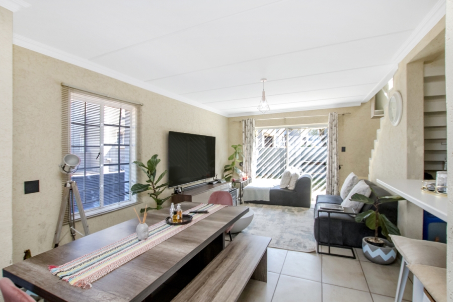 To Let 3 Bedroom Property for Rent in Groblerpark Gauteng