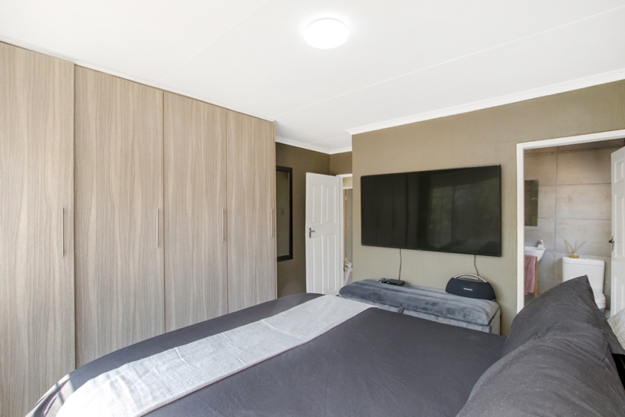 To Let 3 Bedroom Property for Rent in Groblerpark Gauteng