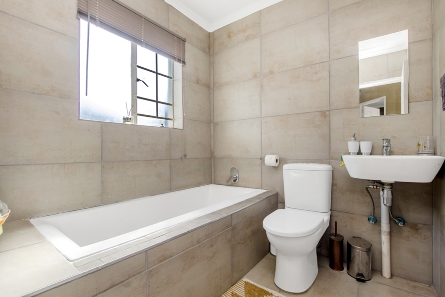 To Let 3 Bedroom Property for Rent in Groblerpark Gauteng