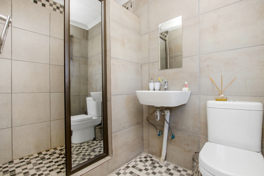 To Let 3 Bedroom Property for Rent in Groblerpark Gauteng