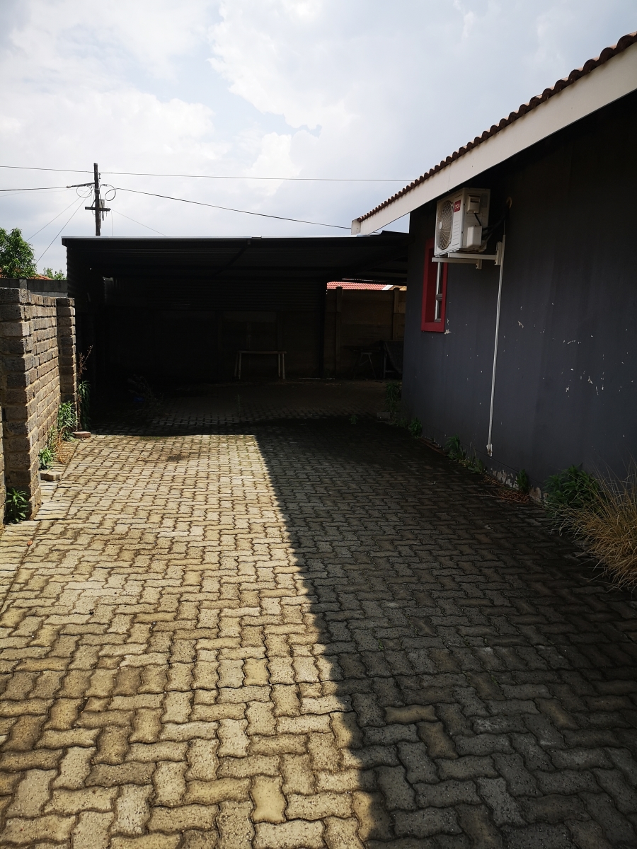 3 Bedroom Property for Sale in Kookrus Gauteng