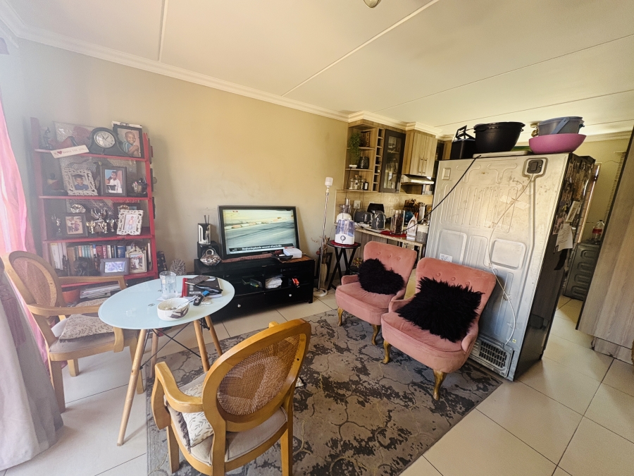 2 Bedroom Property for Sale in Pretoria North Gauteng