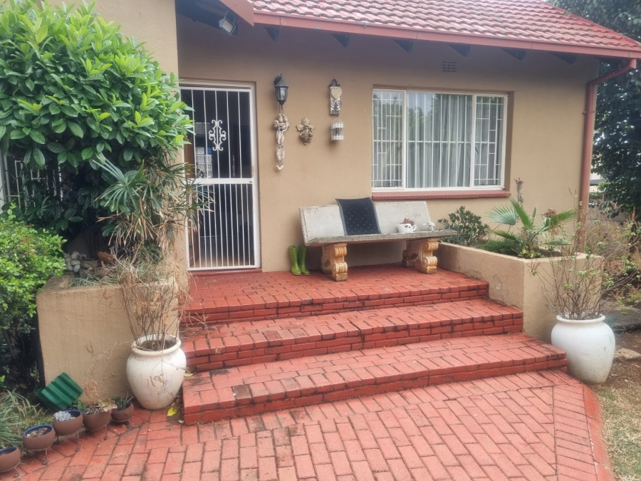 4 Bedroom Property for Sale in Weltevreden Park Gauteng