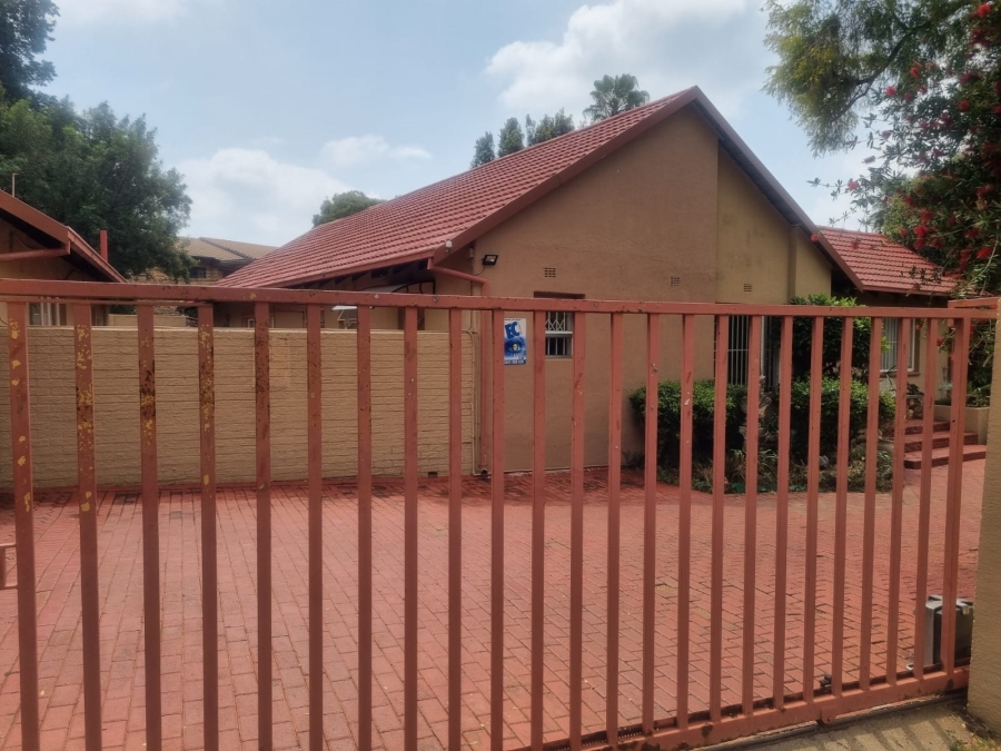 4 Bedroom Property for Sale in Weltevreden Park Gauteng