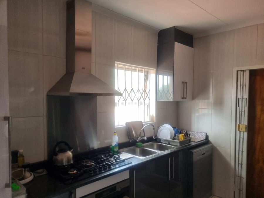 4 Bedroom Property for Sale in Weltevreden Park Gauteng
