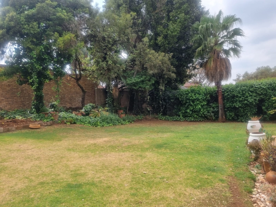 4 Bedroom Property for Sale in Weltevreden Park Gauteng