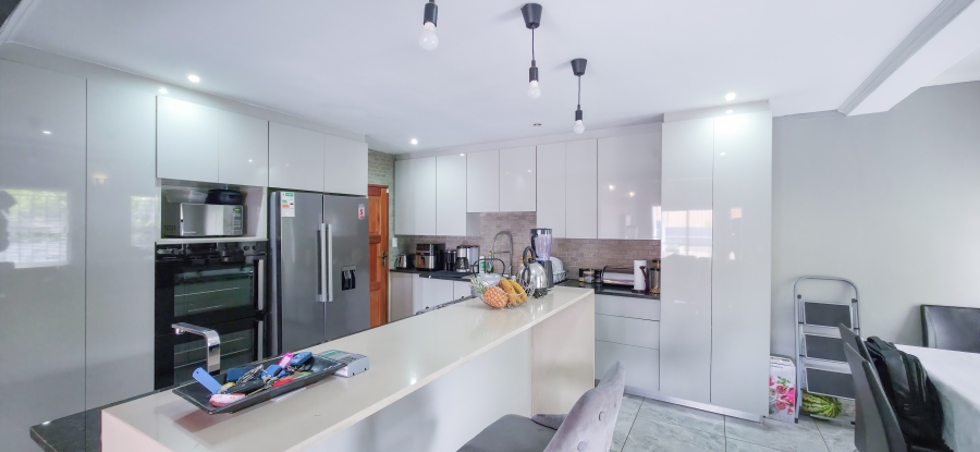 4 Bedroom Property for Sale in Moreleta Park Gauteng