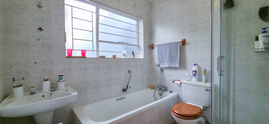 4 Bedroom Property for Sale in Moreleta Park Gauteng