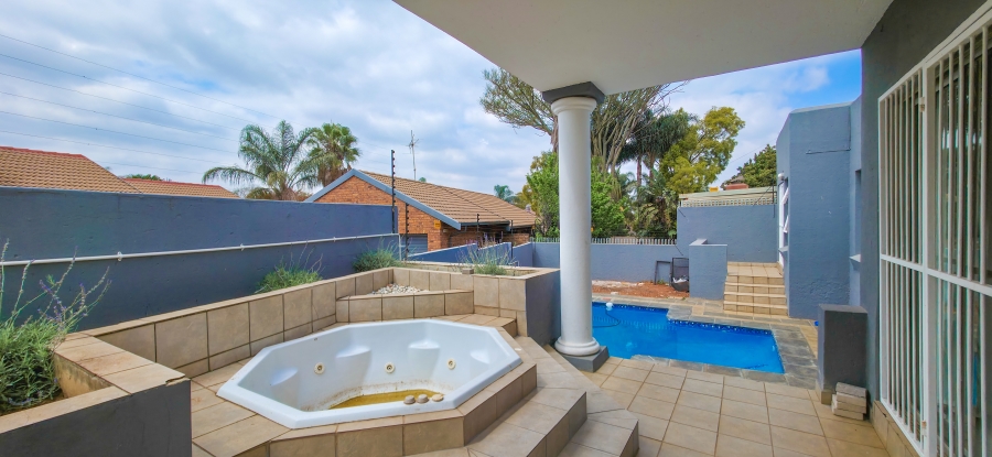 4 Bedroom Property for Sale in Moreleta Park Gauteng