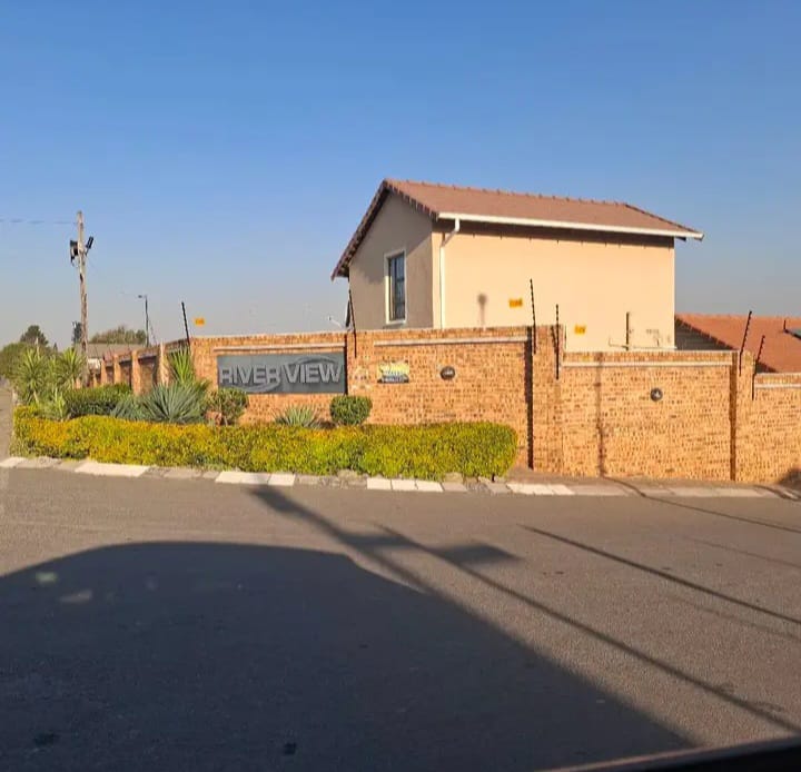 To Let 2 Bedroom Property for Rent in Witpoortjie Gauteng