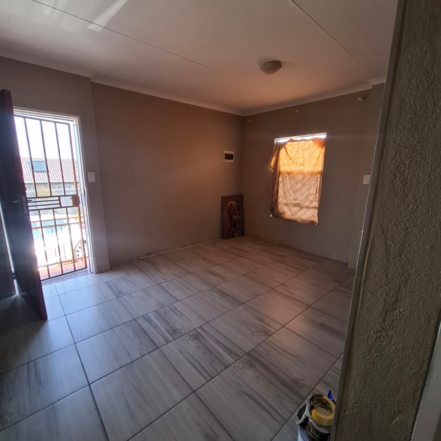 To Let 2 Bedroom Property for Rent in Witpoortjie Gauteng